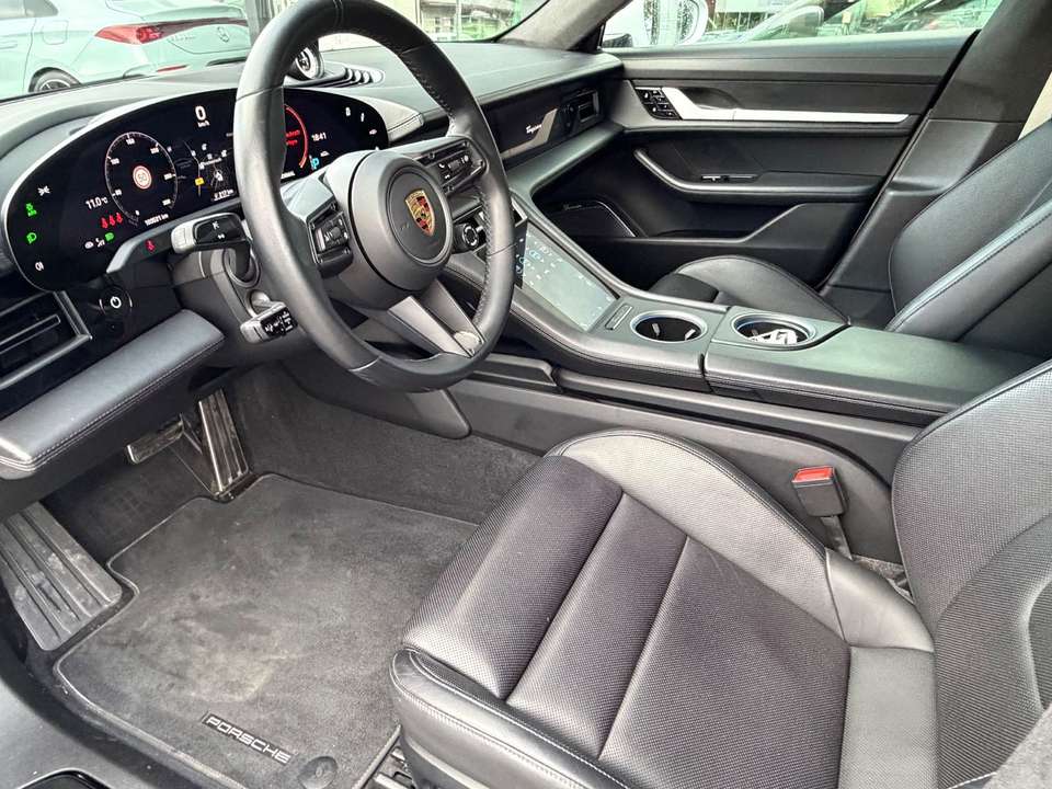 Porsche Taycan - Imagem 8