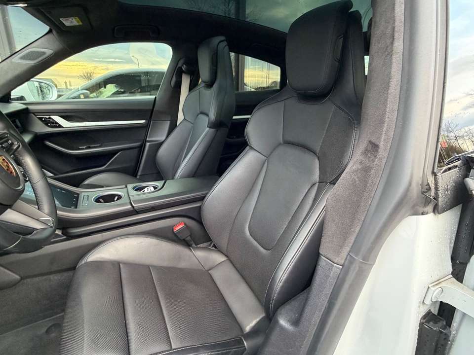 Porsche Taycan - Imagem 9