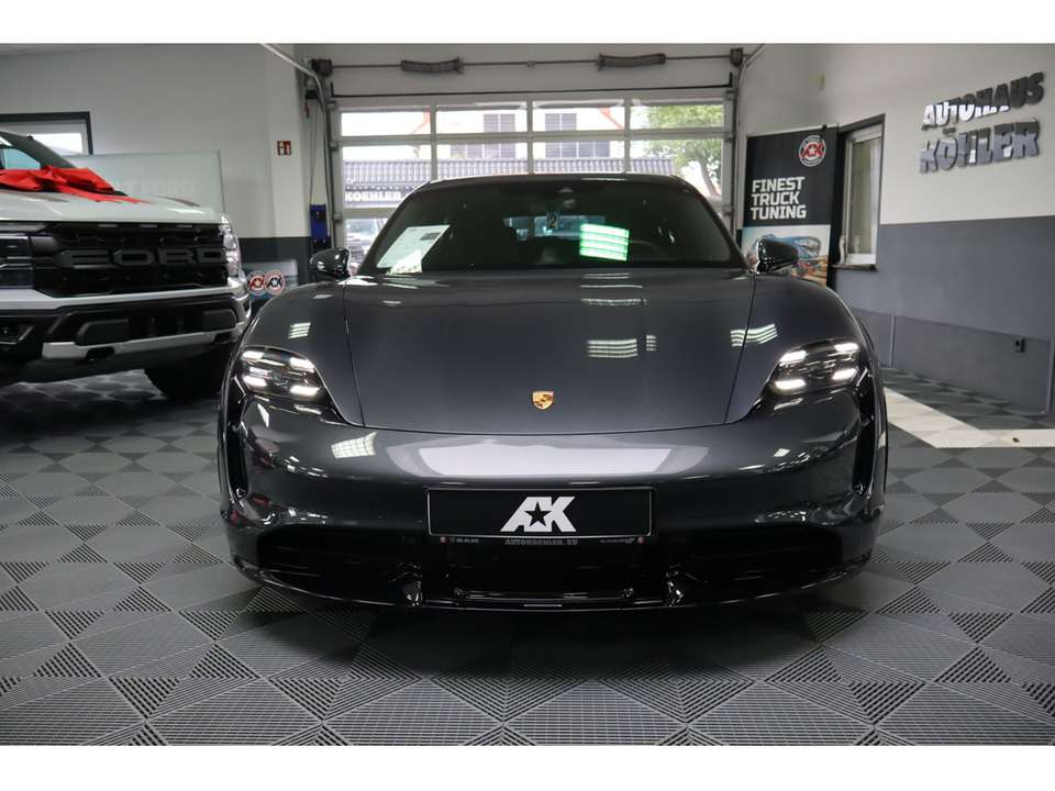 Porsche Taycan - Imagem 2