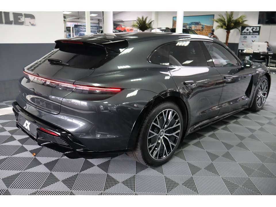 Porsche Taycan - Imagem 4