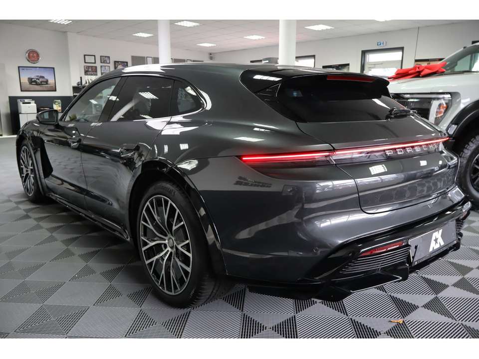 Porsche Taycan - Imagem 6