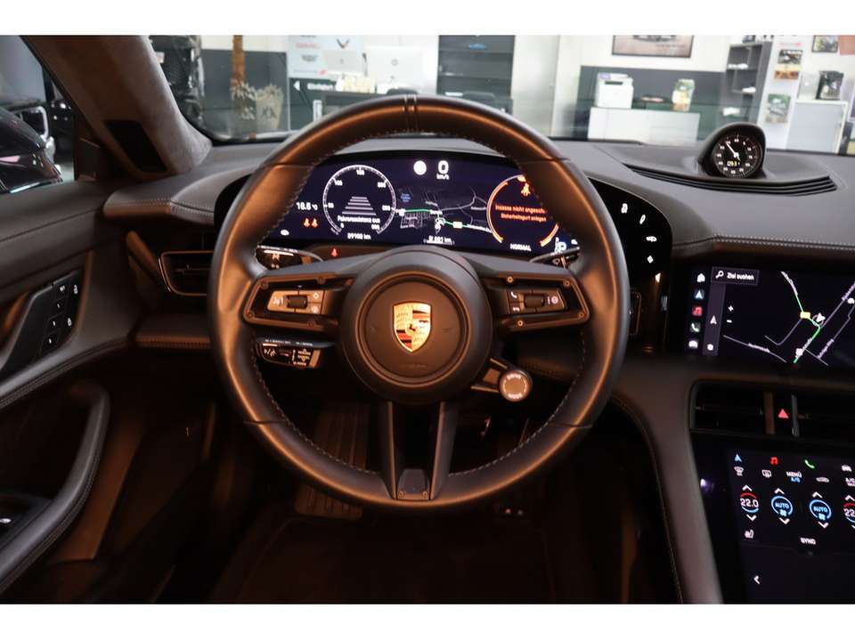 Porsche Taycan - Imagem 11