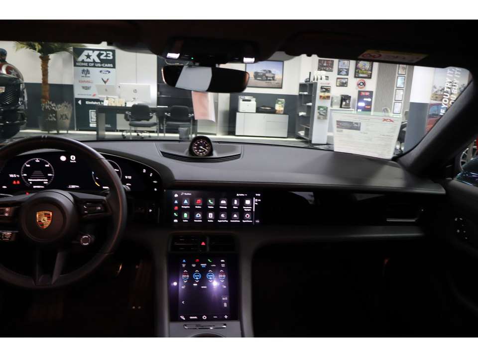 Porsche Taycan - Imagem 15