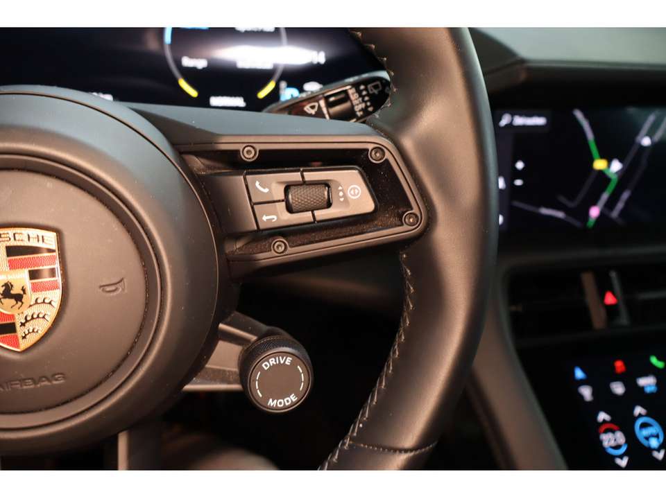 Porsche Taycan - Imagem 19