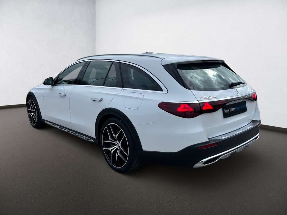 Mercedes-Benz E 300 - Imagem 4