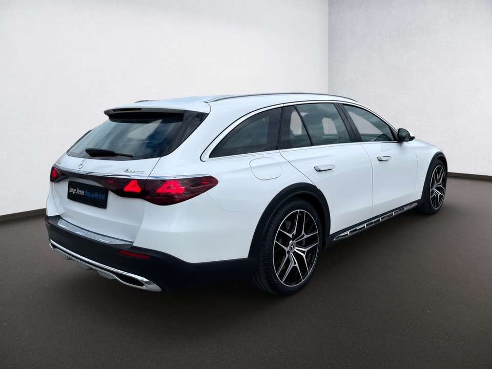 Mercedes-Benz E 300 - Imagem 5