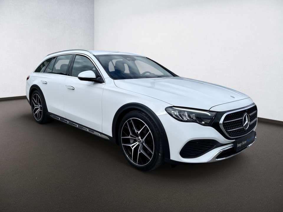 Mercedes-Benz E 300 - Imagem 6