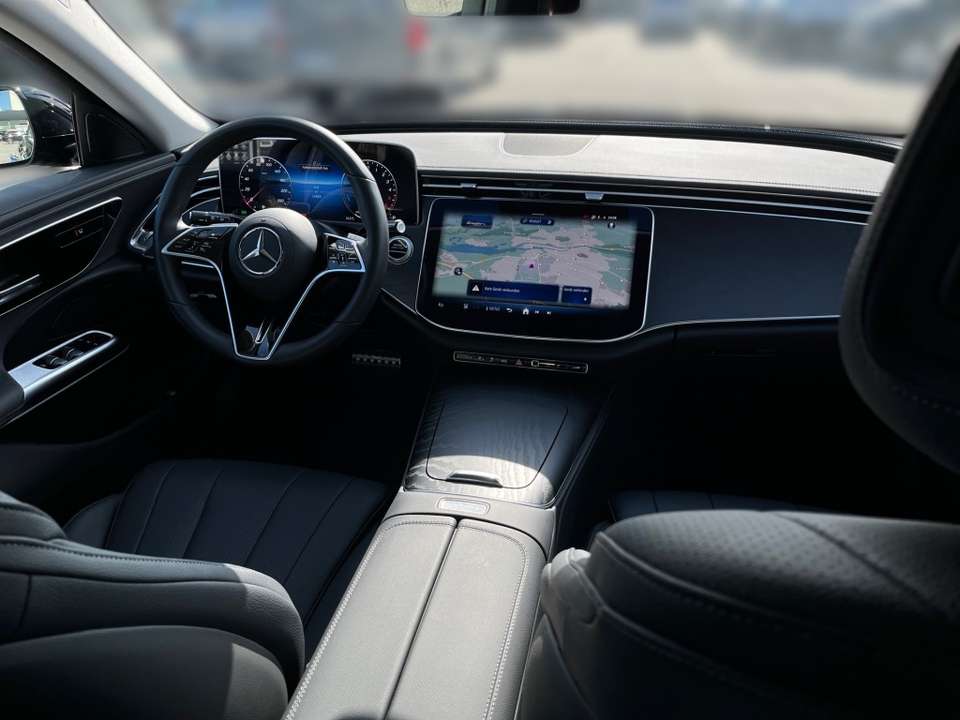 Mercedes-Benz E 300 - Imagem 11