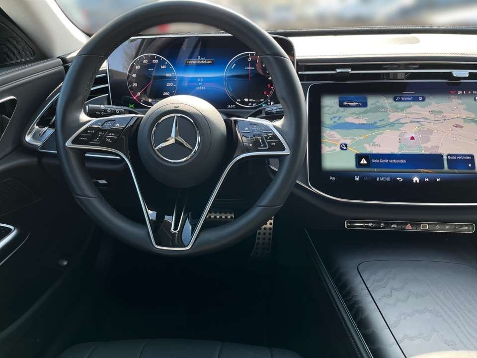 Mercedes-Benz E 300 - Imagem 12