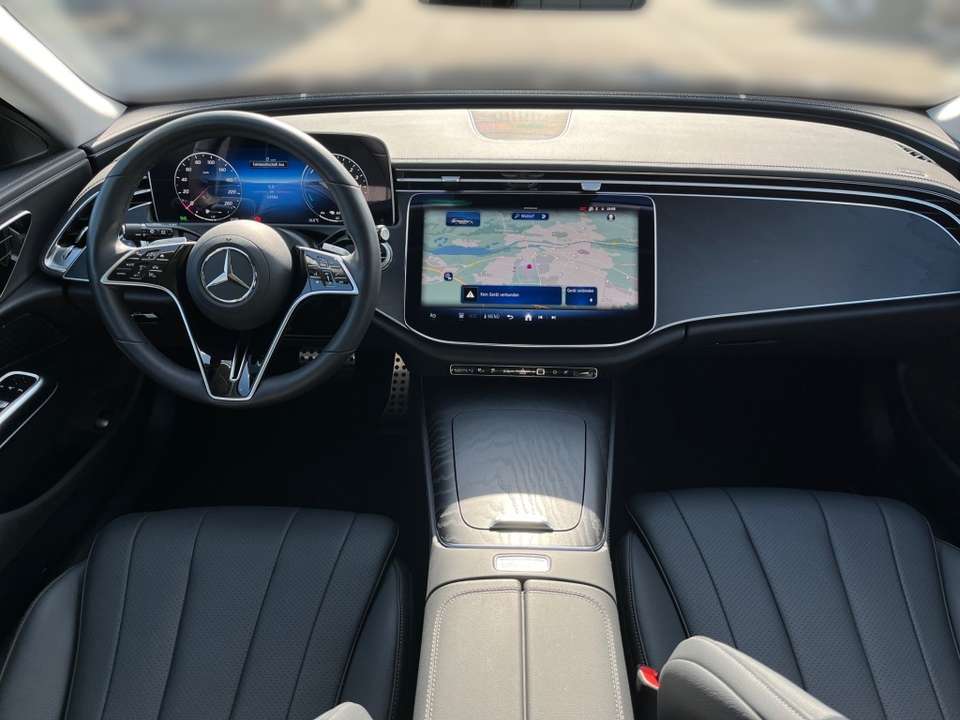 Mercedes-Benz E 300 - Imagem 13