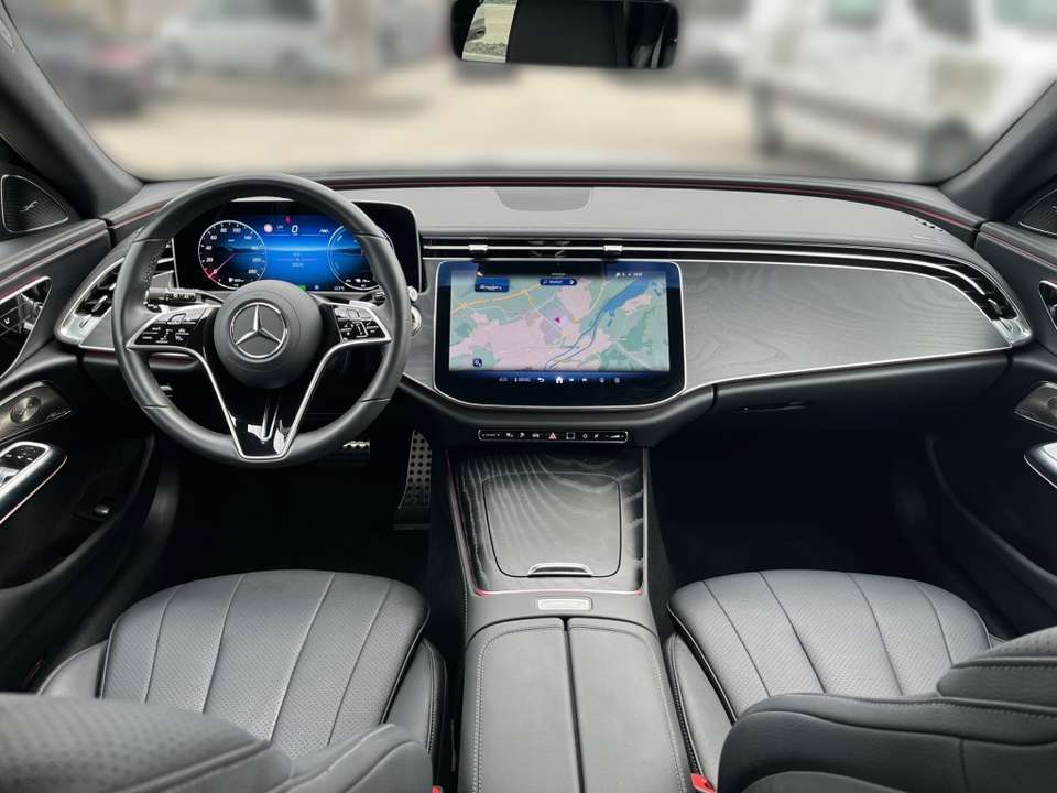 Mercedes-Benz E 300 - Imagem 12