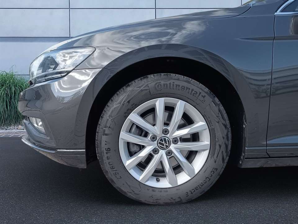 Volkswagen Passat Variant - Imagem 7