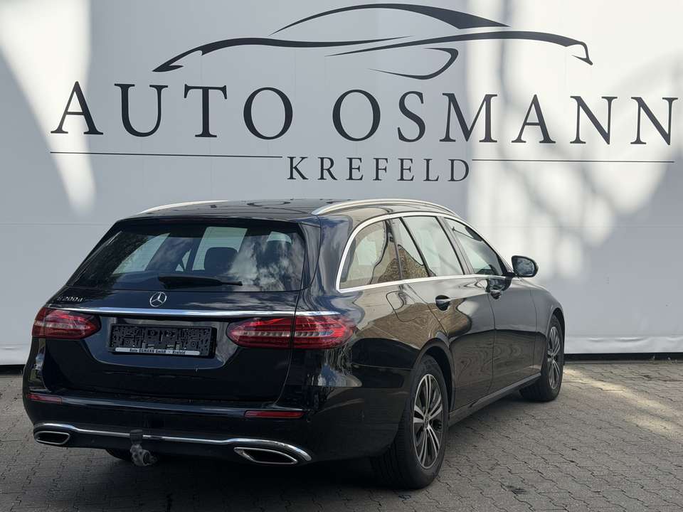 Mercedes-Benz E 200 - Imagem 2