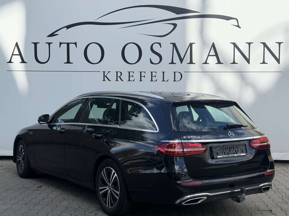 Mercedes-Benz E 200 - Imagem 3