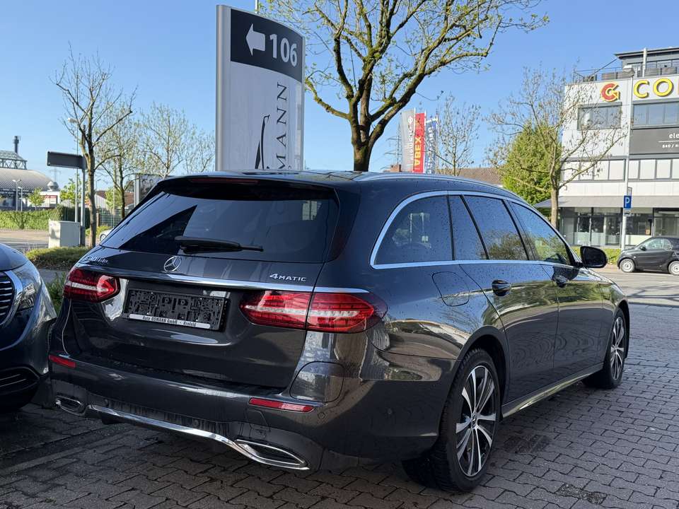 Mercedes-Benz E 300 - Imagem 3