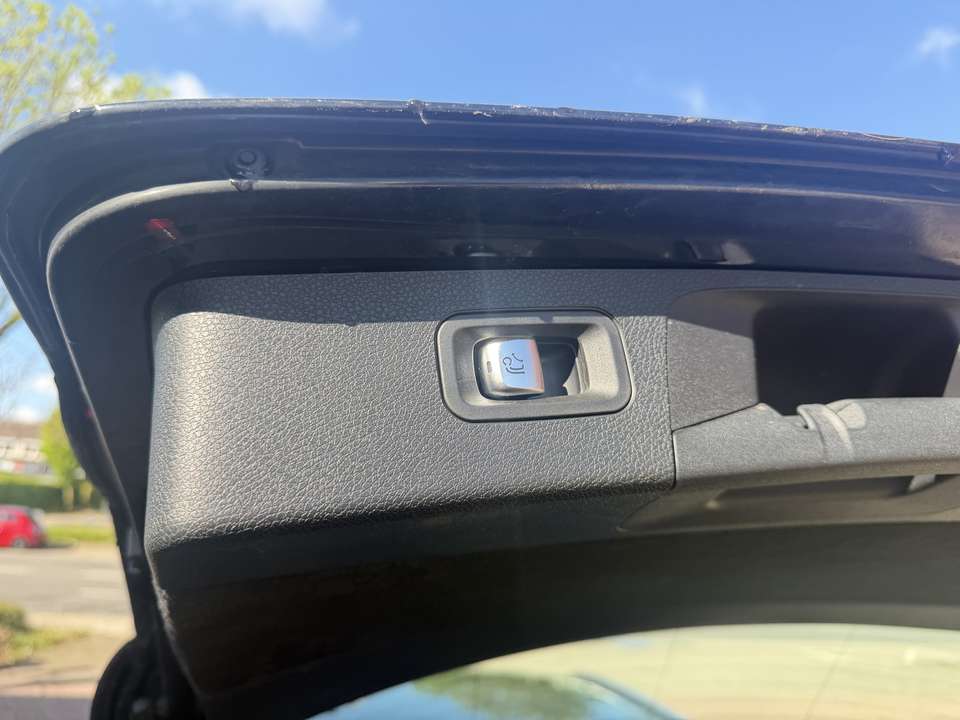 Mercedes-Benz E 200 - Imagem 5