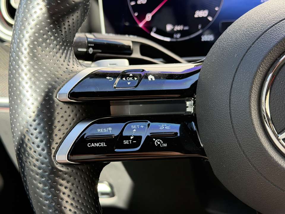 Mercedes-Benz C 300 - Imagem 9