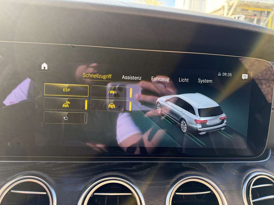 Mercedes-Benz E 300 - Imagem 11