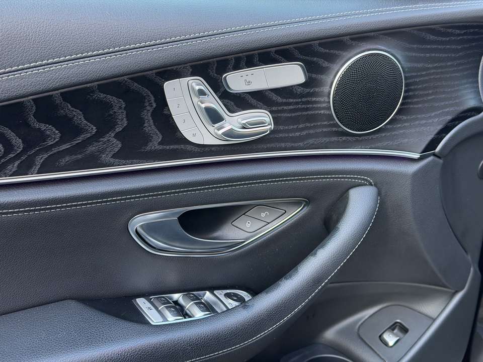 Mercedes-Benz E 300 - Imagem 13