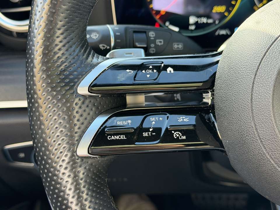 Mercedes-Benz E 300 - Imagem 14