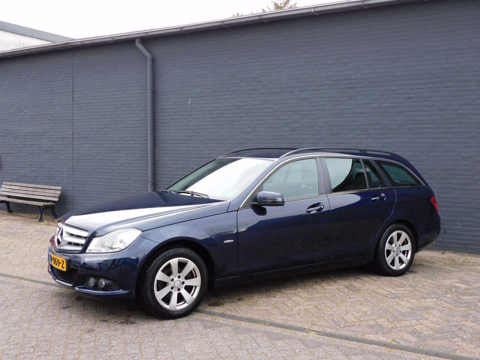 Mercedes-Benz C 180 - Imagem 2