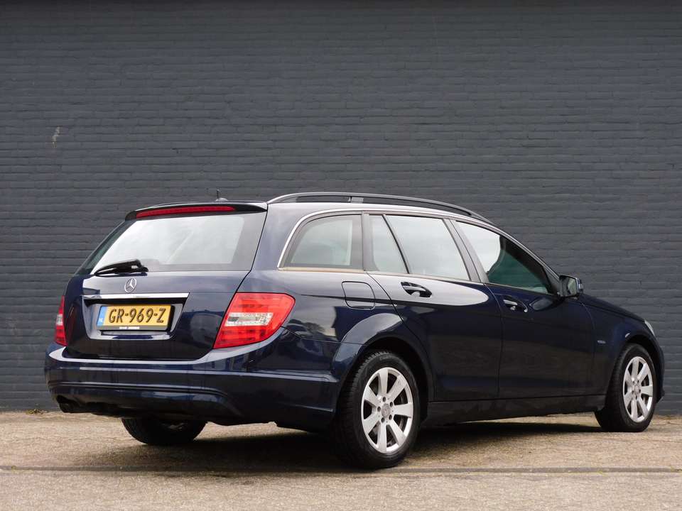 Mercedes-Benz C 180 - Imagem 4