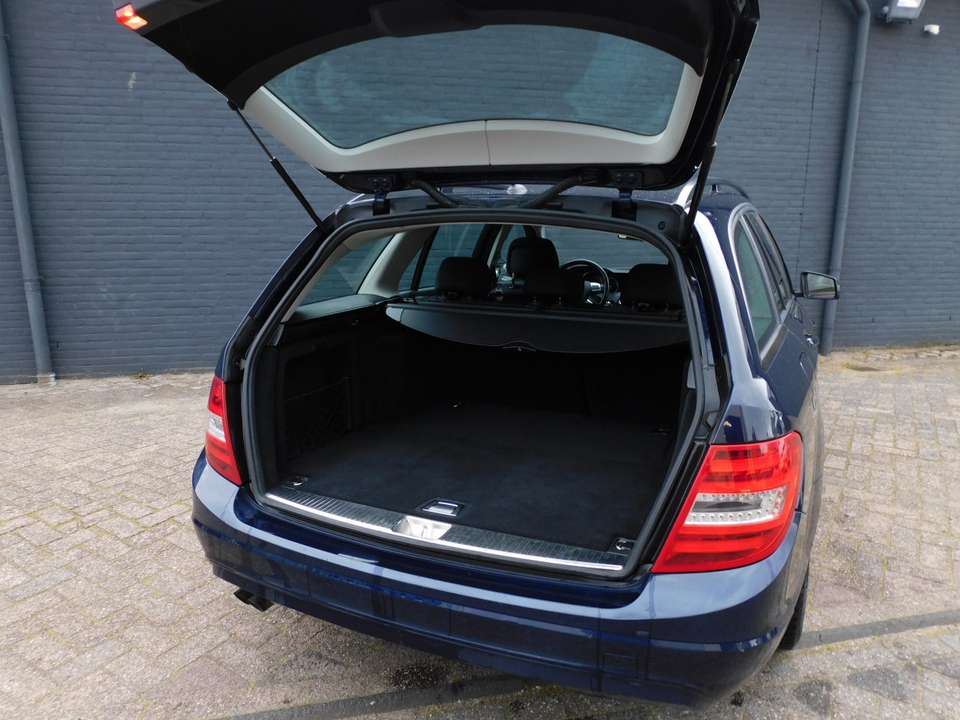 Mercedes-Benz C 180 - Imagem 6