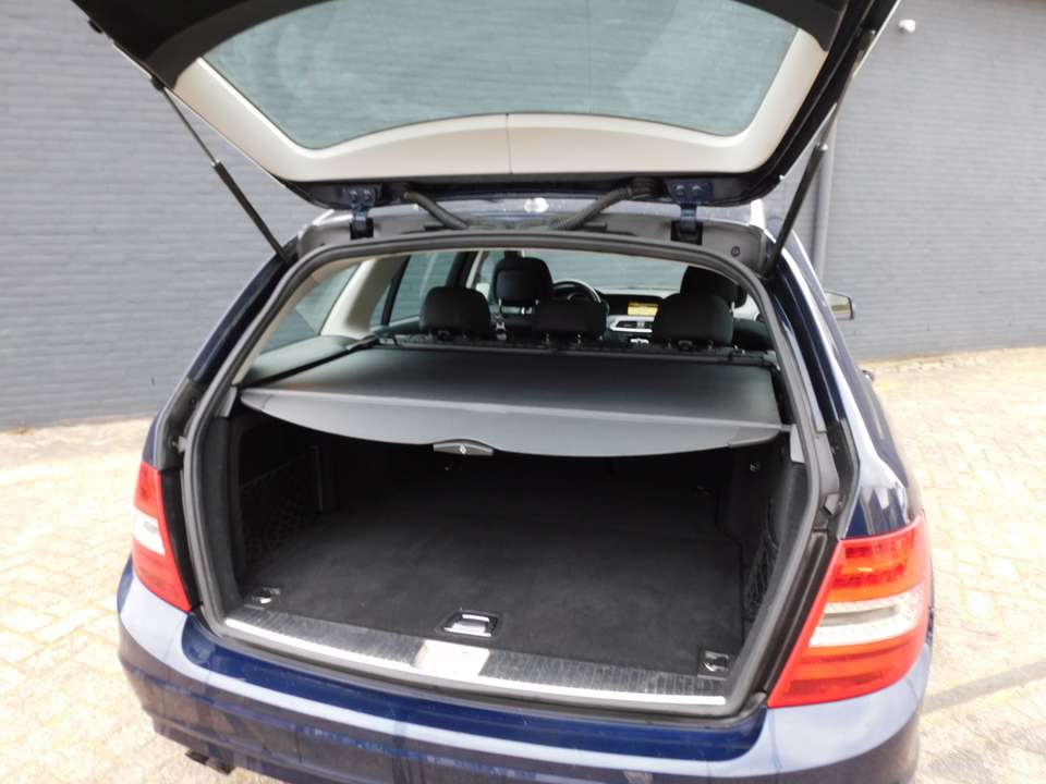 Mercedes-Benz C 180 - Imagem 7