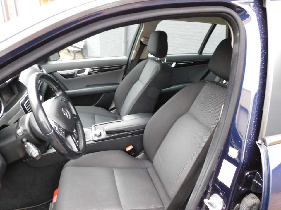 Mercedes-Benz C 180 - Imagem 8