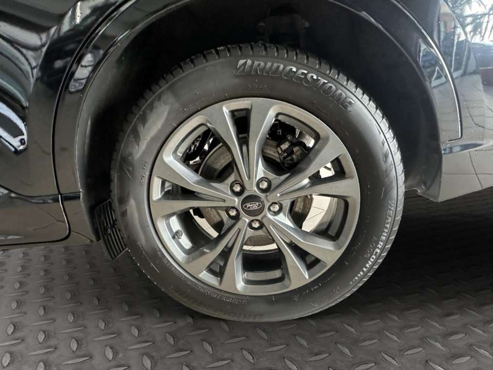 Ford Kuga - Imagem 18