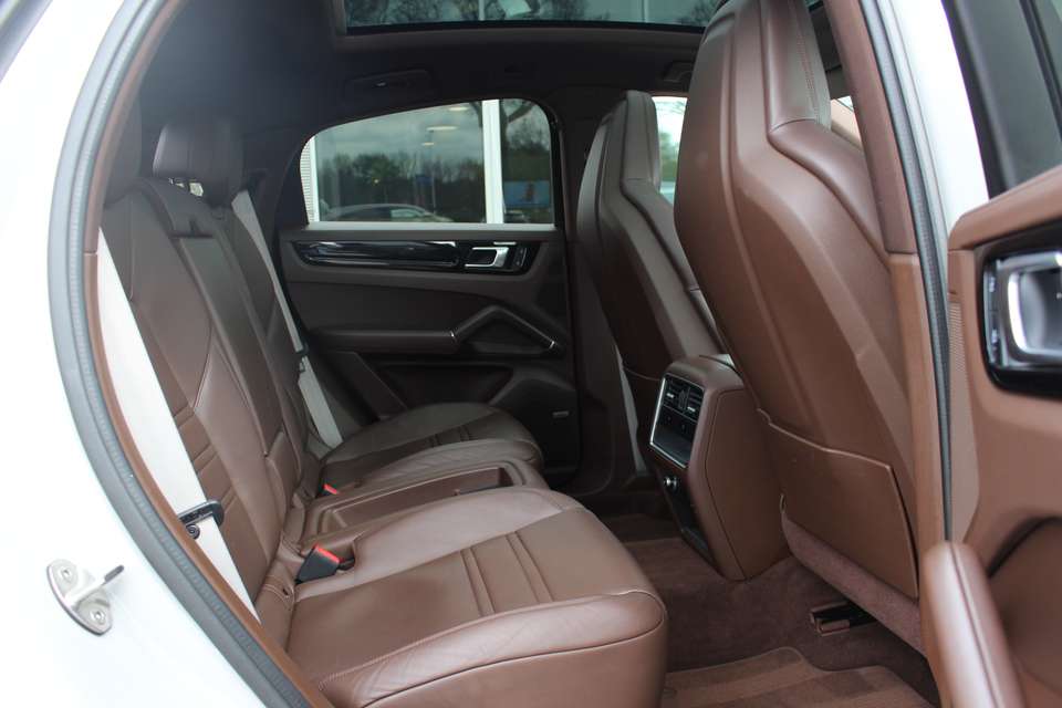 Porsche Cayenne - Imagem 12