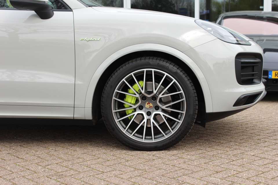 Porsche Cayenne - Imagem 14