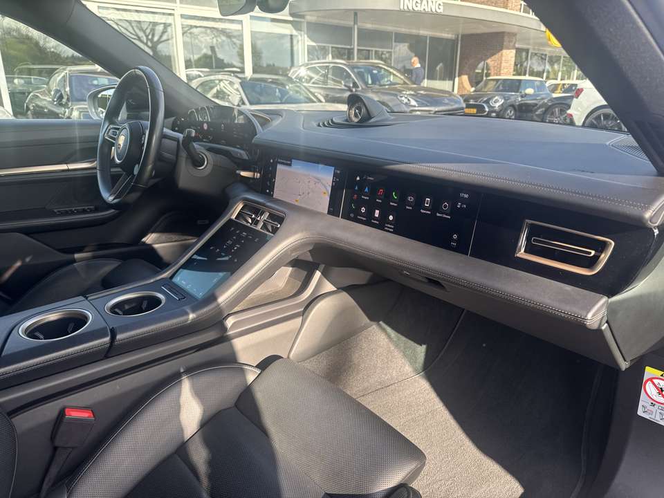 Porsche Taycan - Imagem 13