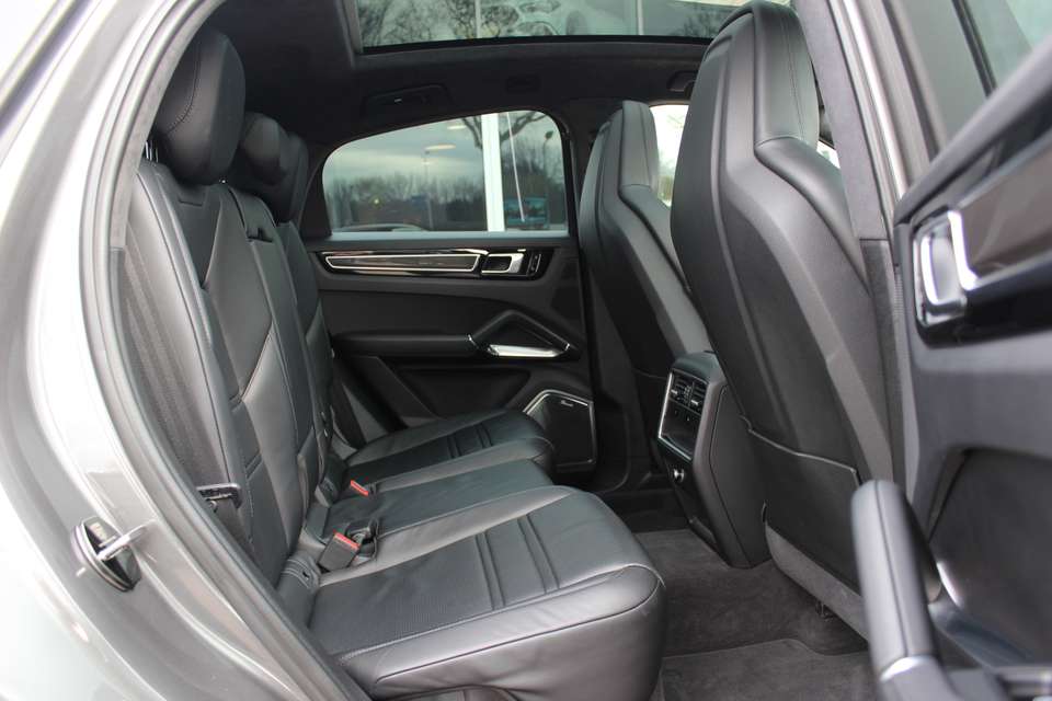 Porsche Cayenne - Imagem 12