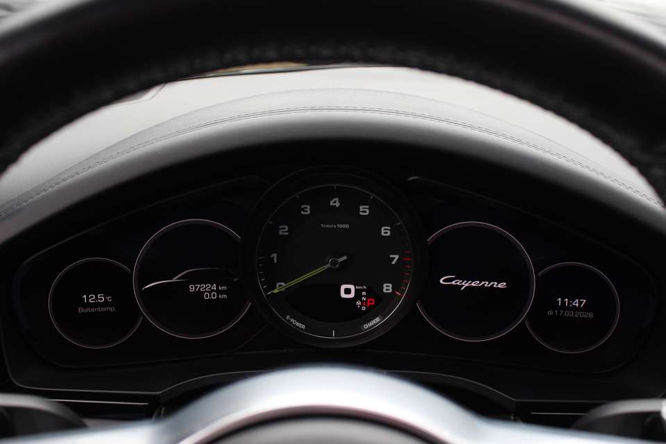 Porsche Cayenne - Imagem 18