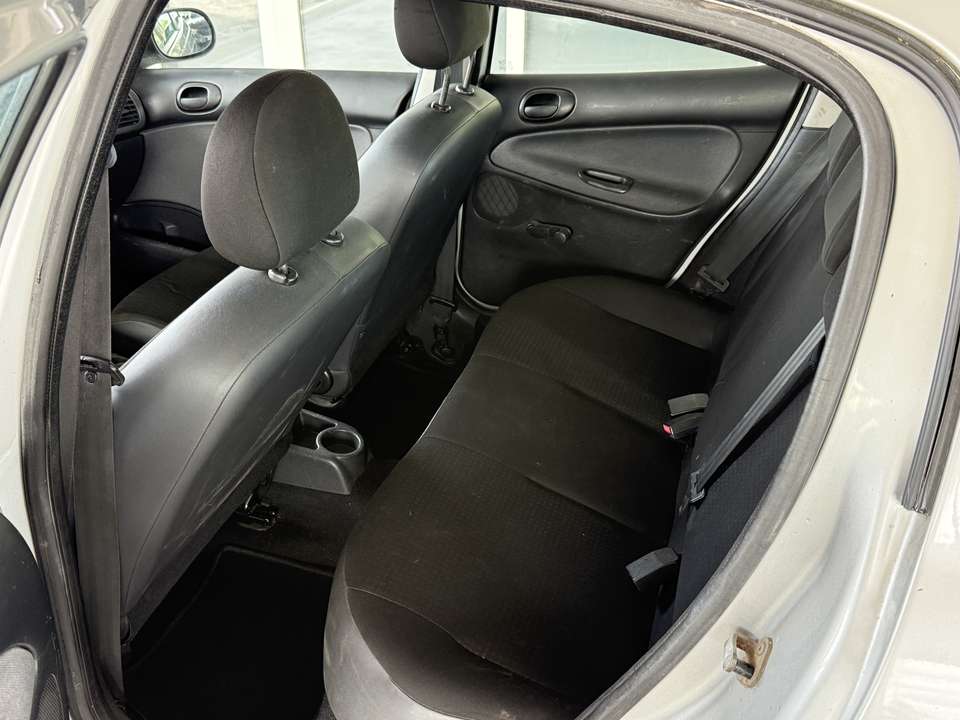 Peugeot 206 - Imagem 9