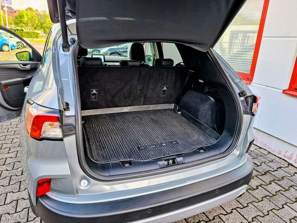 Ford Kuga - Imagem 10