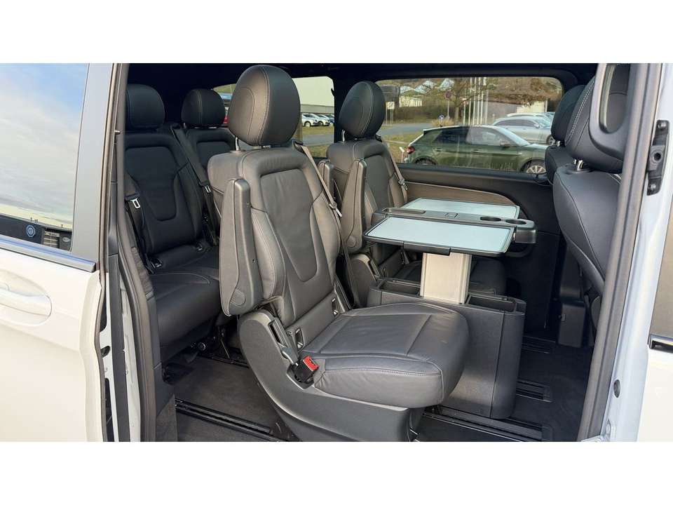 Mercedes-Benz V 300 - Imagem 11