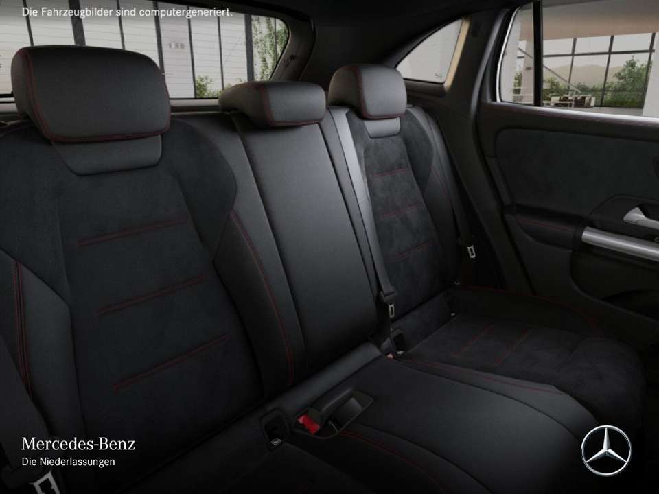 Mercedes-Benz GLA 180 - Imagem 12