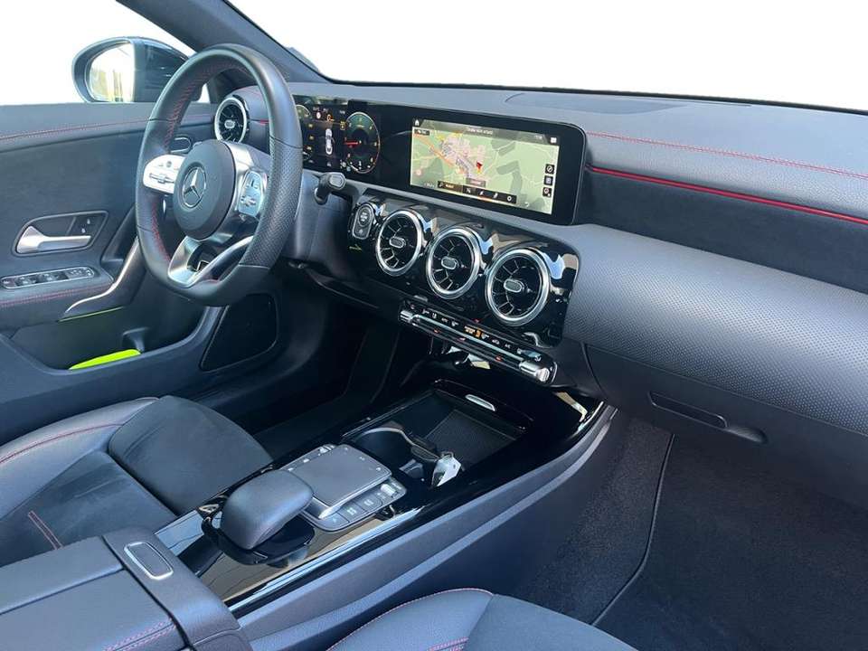 Mercedes-Benz CLA 220 - Imagem 4