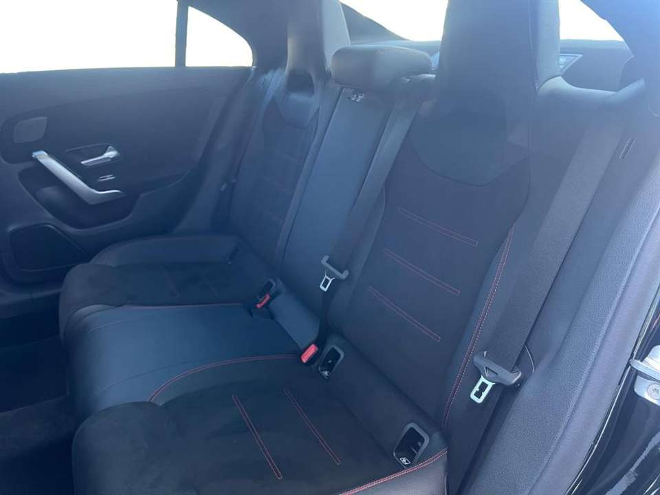 Mercedes-Benz CLA 220 - Imagem 8