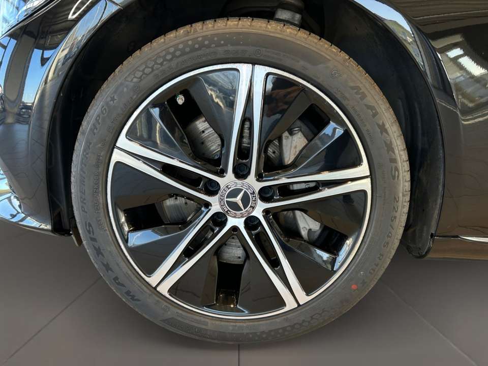 Mercedes-Benz C 300 - Imagem 10