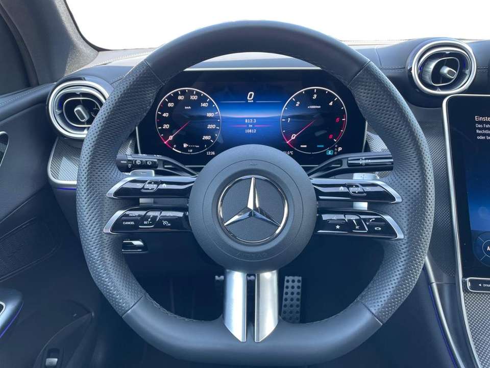 Mercedes-Benz GLC 300 - Imagem 11