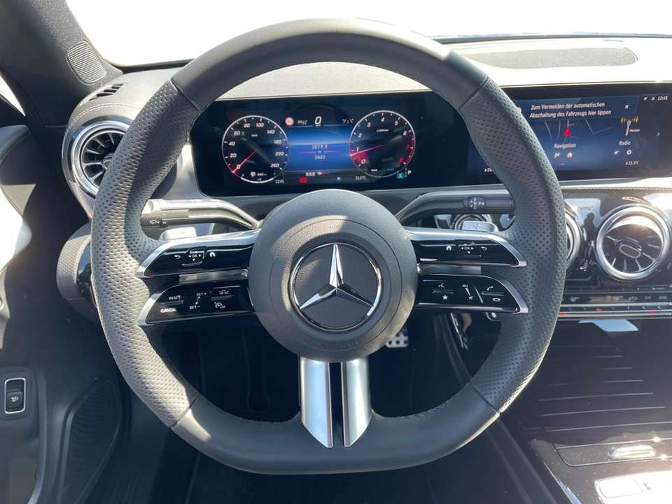 Mercedes-Benz CLA 200 - Imagem 11