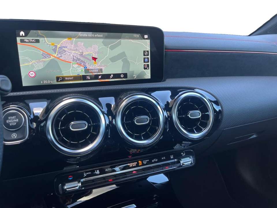 Mercedes-Benz CLA 220 - Imagem 12