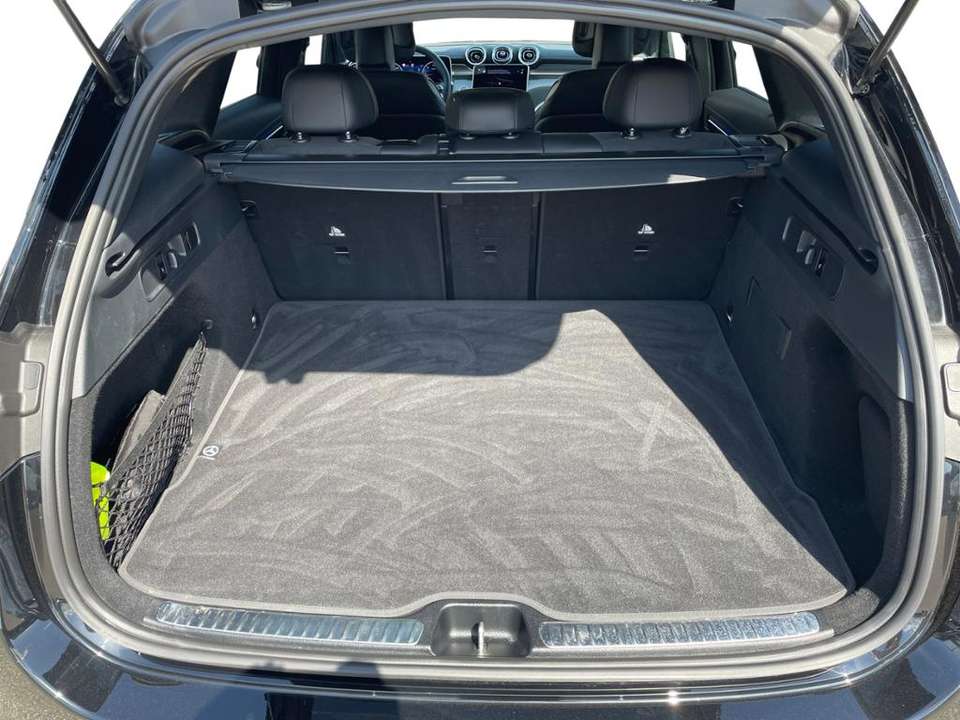 Mercedes-Benz GLC 300 - Imagem 13