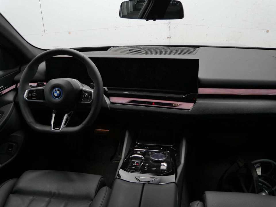 BMW 550 - Imagem 8