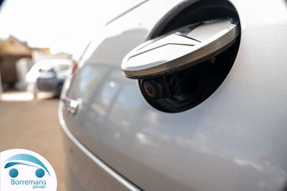 Mercedes-Benz CLA 180 - Imagem 5