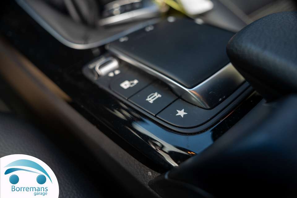 Mercedes-Benz CLA 180 - Imagem 13