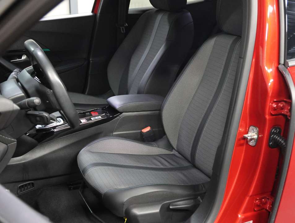 Peugeot e-2008 - Imagem 12